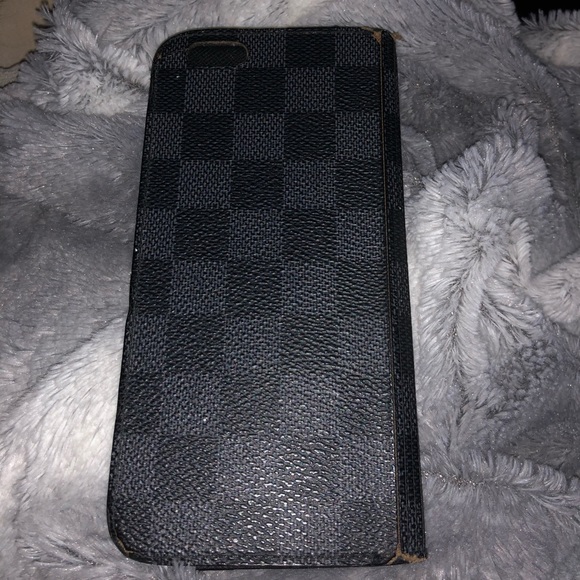 Louis Vuitton IPHONE FOLIO - Picture 2 of 3
